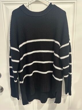 SO Goods for Life Black Pullover Knit Sweater w/ Thin White Stripes XL
